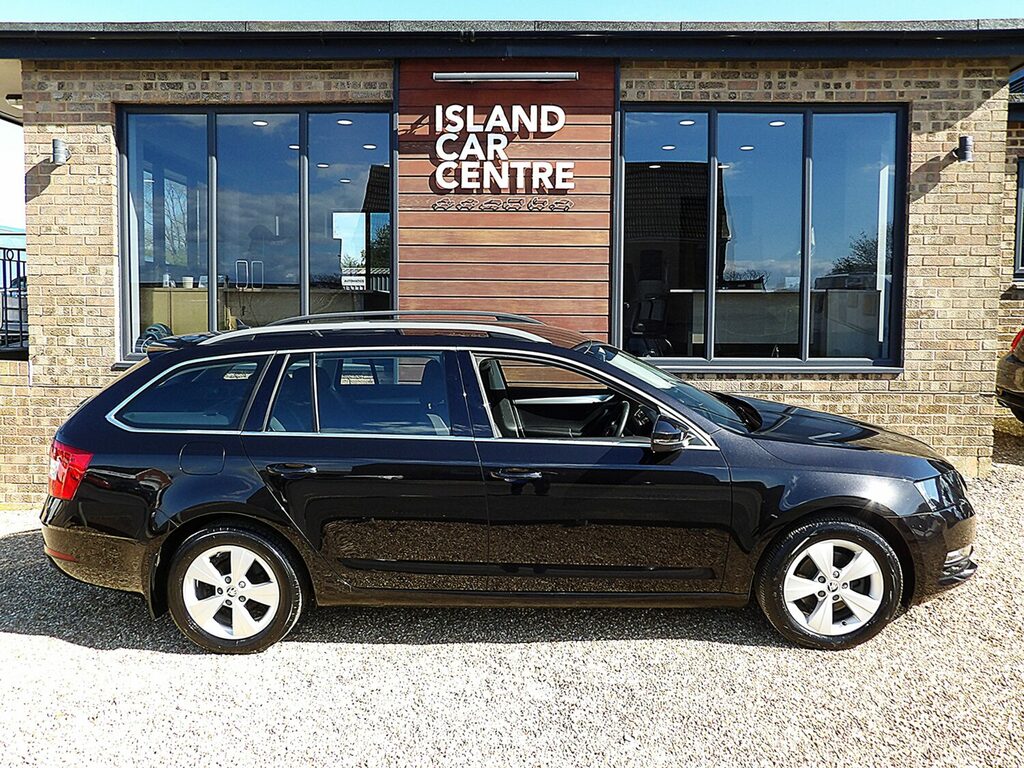 Skoda Octavia 2.0 Tdi Cr Se Technology Estate PN67WAJ Black #2