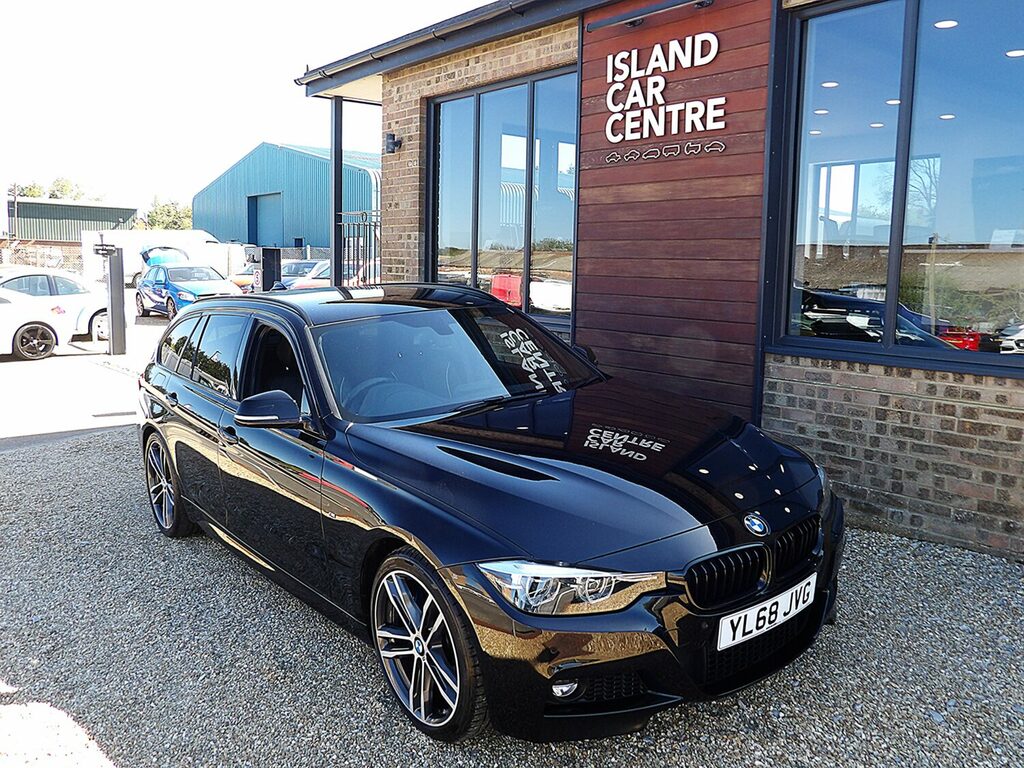BMW 3 Series Touring Shadow Edition Stunning YL68JVG Black #3