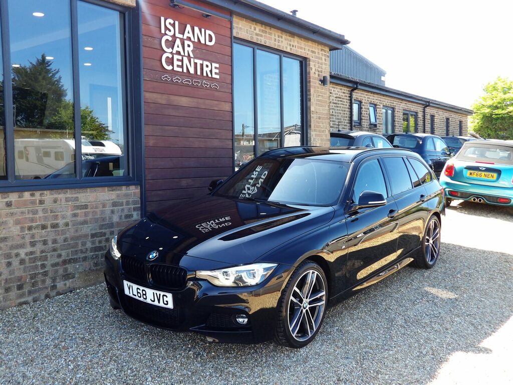 BMW 3 Series Touring Shadow Edition Stunning YL68JVG Black #5