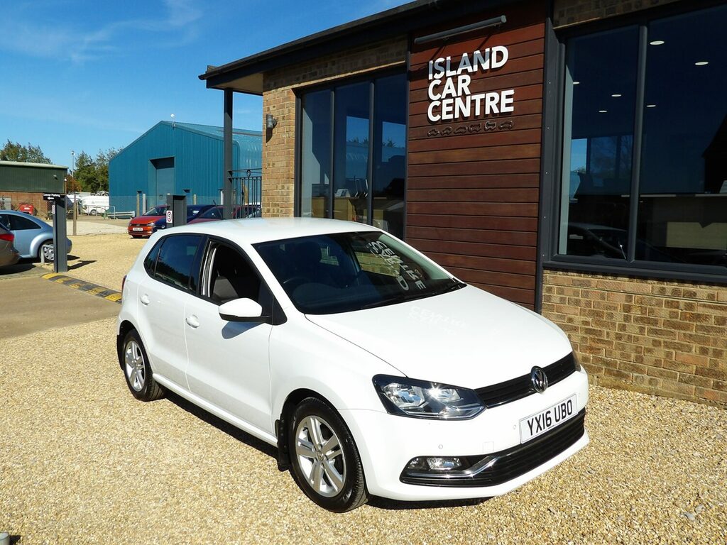 Volkswagen Polo 1.2 Tsi Match Hatchback Very Low Mileag YX16UBO White #3