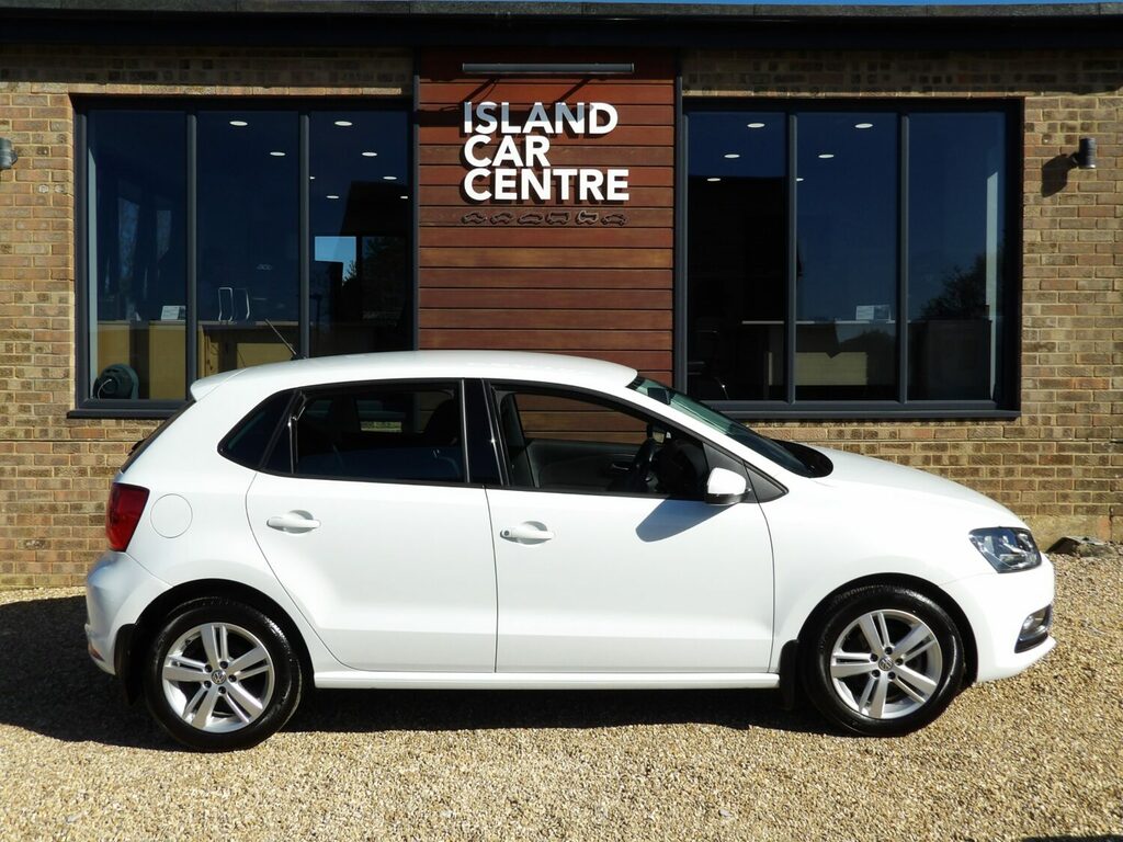 Volkswagen Polo 1.2 Tsi Match Hatchback Very Low Mileag YX16UBO White #2