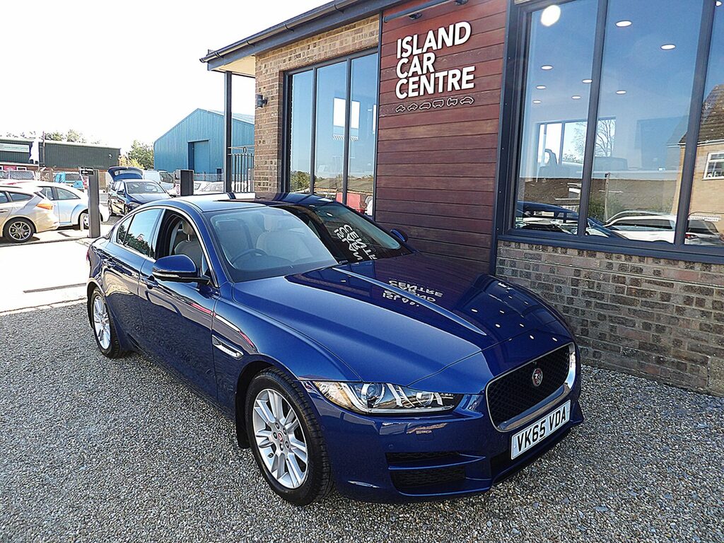 Jaguar XE 2.0 Prestige Saloon Blue #4