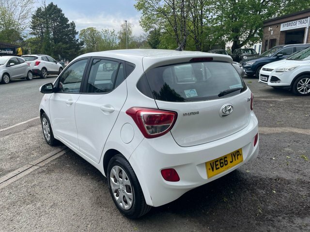 Hyundai I10 1.0 Se Hatchback Euro 5 66 Ps VE66JYP White #4