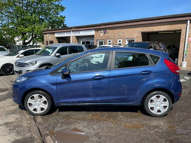 Ford Fiesta 1.25 Edge Hatchback 133 G Km 81 CE10OWY Blue #3