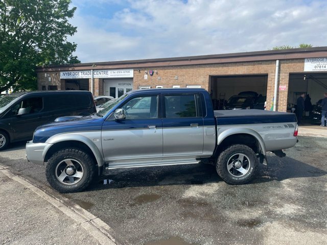 Mitsubishi L200 2.5 Td 4Life Pickup 113 Bhp Blue #3