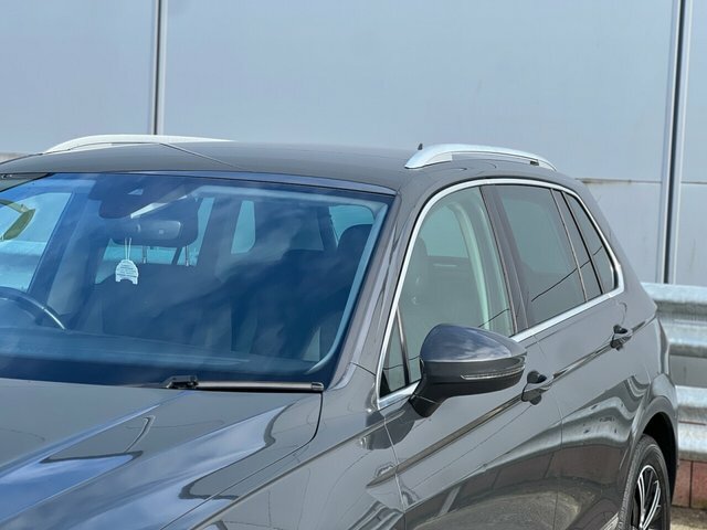 Volkswagen Tiguan 2016 2.0 Tdi Bluemotion Tech Se Navigation Suv VN66LLG Grey #4