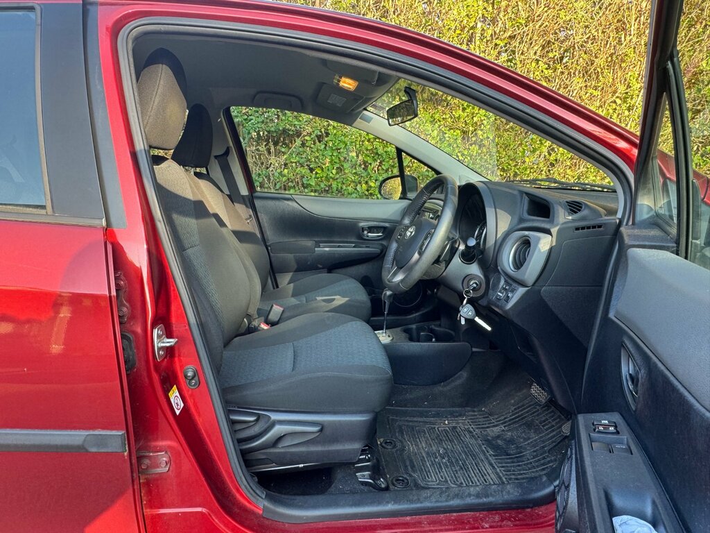 Toyota Yaris 1.33 Dual Vvt-i Tr Hatchback Multidrive WF62VHR Red #5