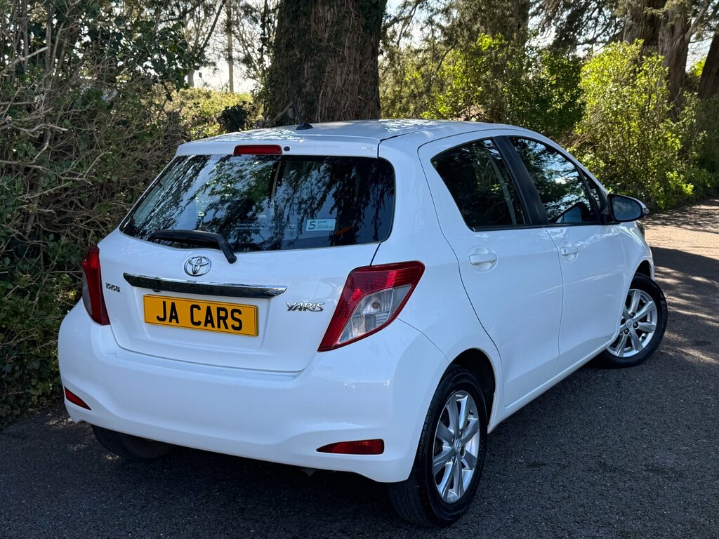 Toyota Yaris 1.33 Dual Vvt-i Tr Hatchback Eur WF62LXA White #3