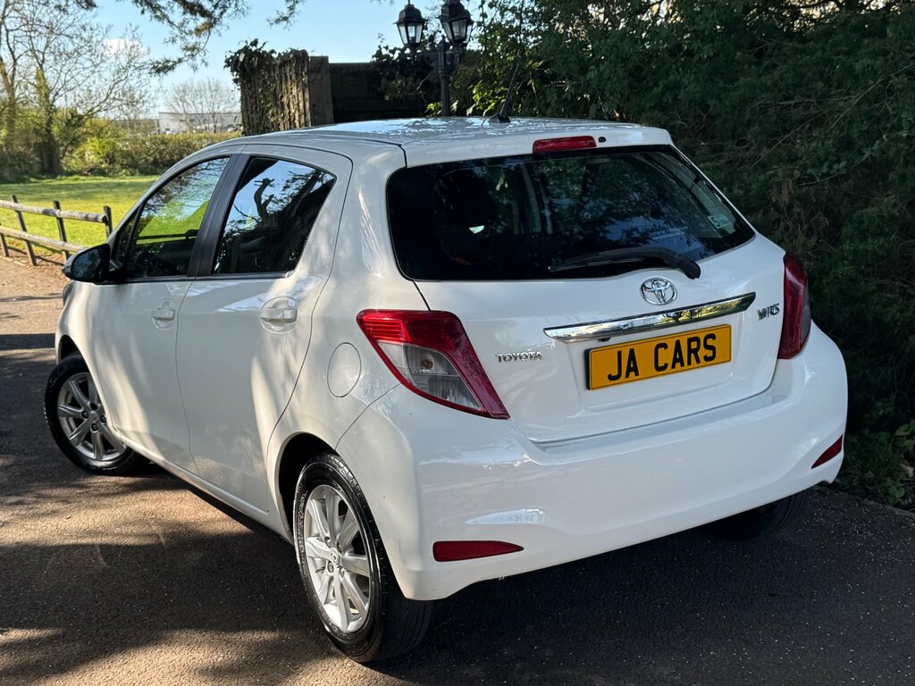 Toyota Yaris 1.33 Dual Vvt-i Tr Hatchback Eur WF62LXA White #4