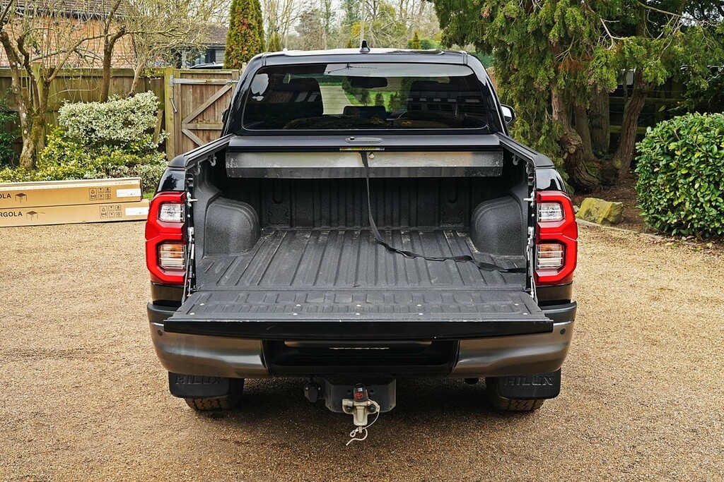 Toyota HILUX Hi-luxury Invincible X D-4d 4Wd Double Cab 4W GK73UGN Black #6