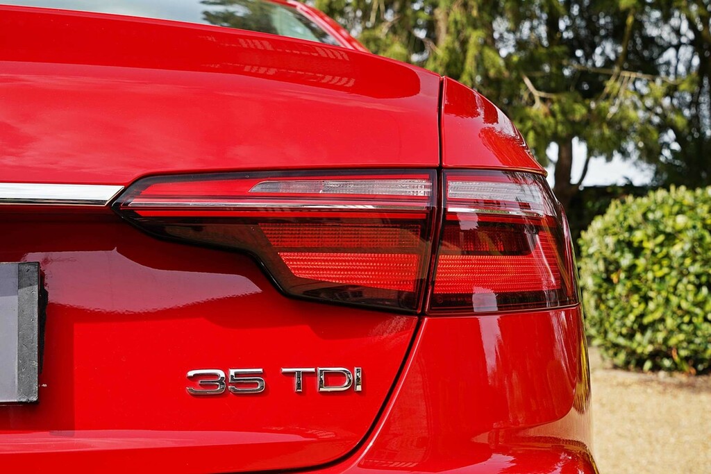 Audi A4 Sport 35 Tdi KN71OVL Red #5