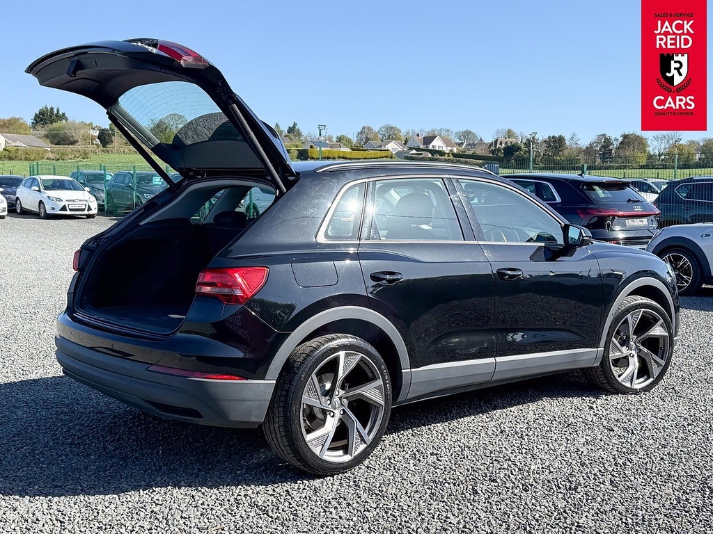 Audi Q3 Suv Black #5