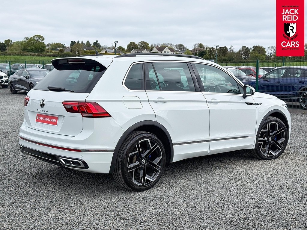 Volkswagen Tiguan Suv  White #4