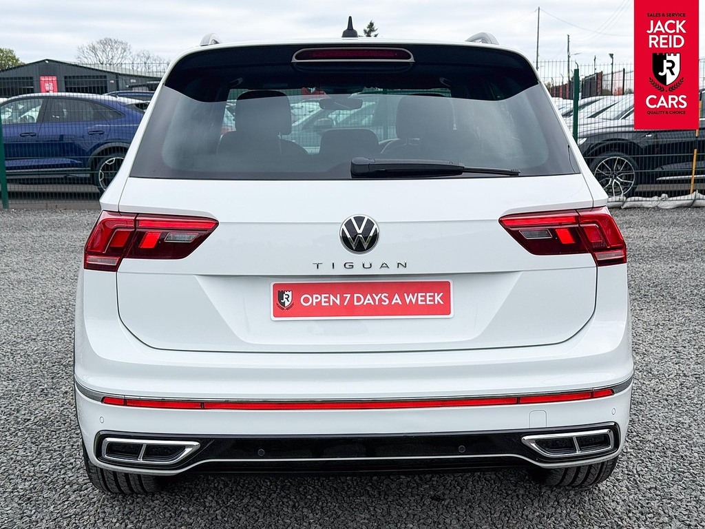 Volkswagen Tiguan Suv  White #3