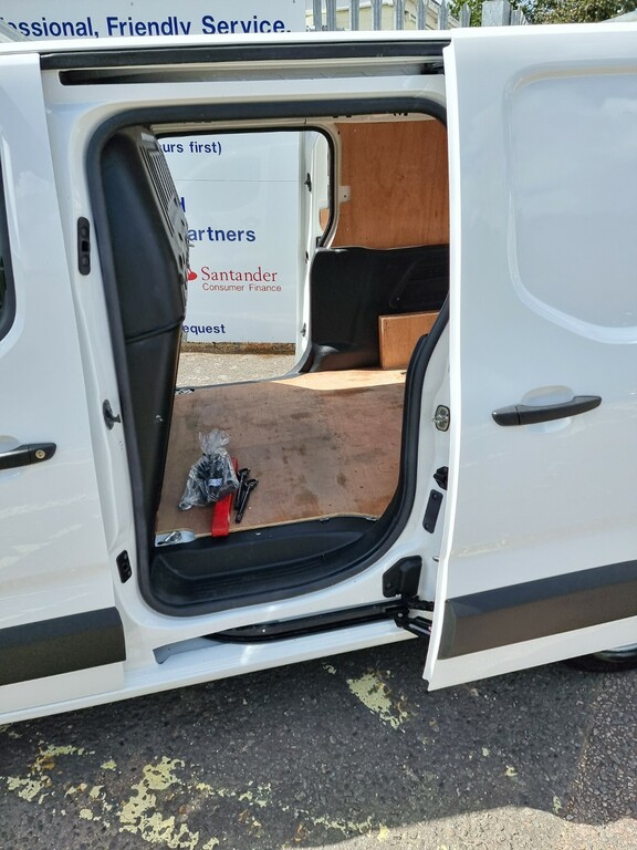 Vauxhall Combo 1.5 Turbo D 2300 Edition Panel Van Manu DU20TJY White #6