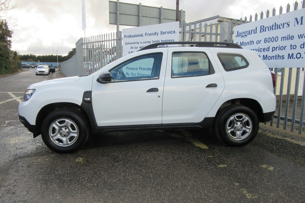 Dacia Duster Essential Tce DG22XNE White #2