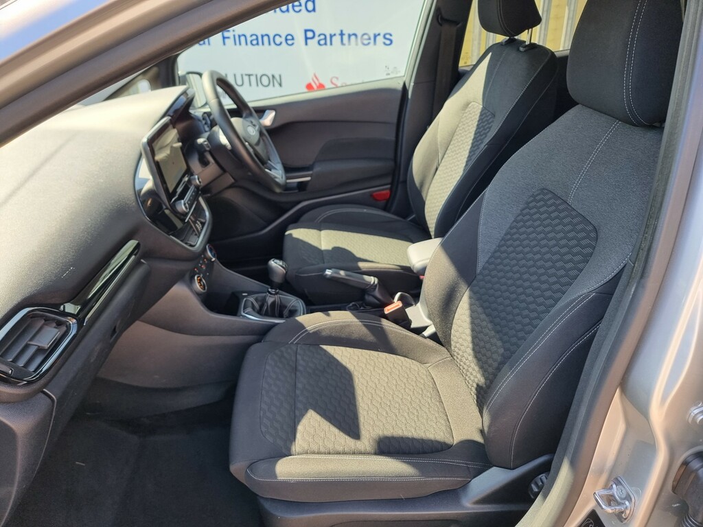 Ford Fiesta Titanium Silver #6