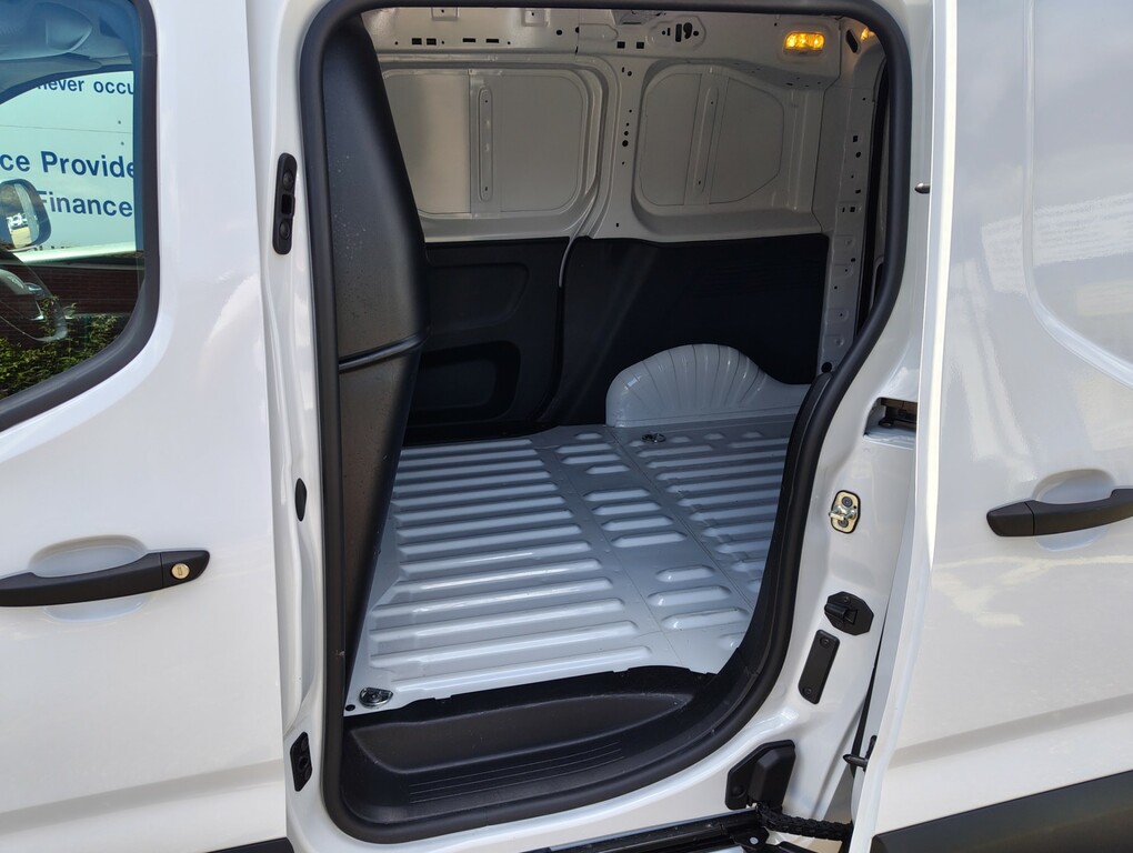 Peugeot Partner Bluehdi Professional L1 CK74VNC White #6