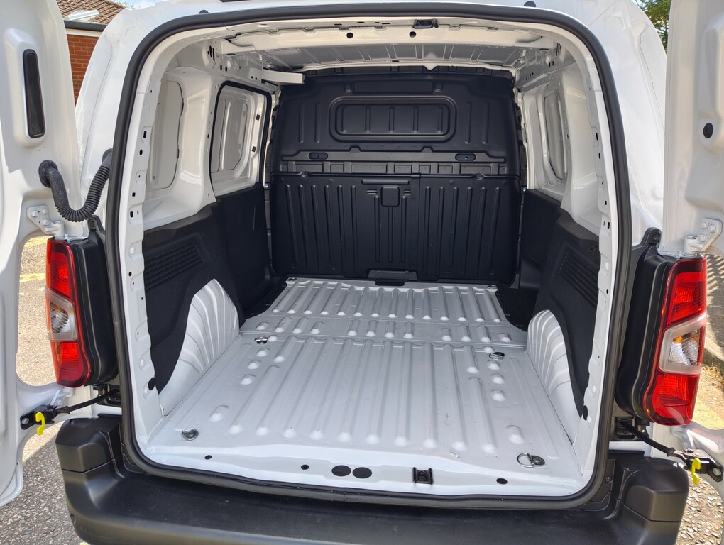 Peugeot Partner Bluehdi Professional L1 CK74VNC White #4