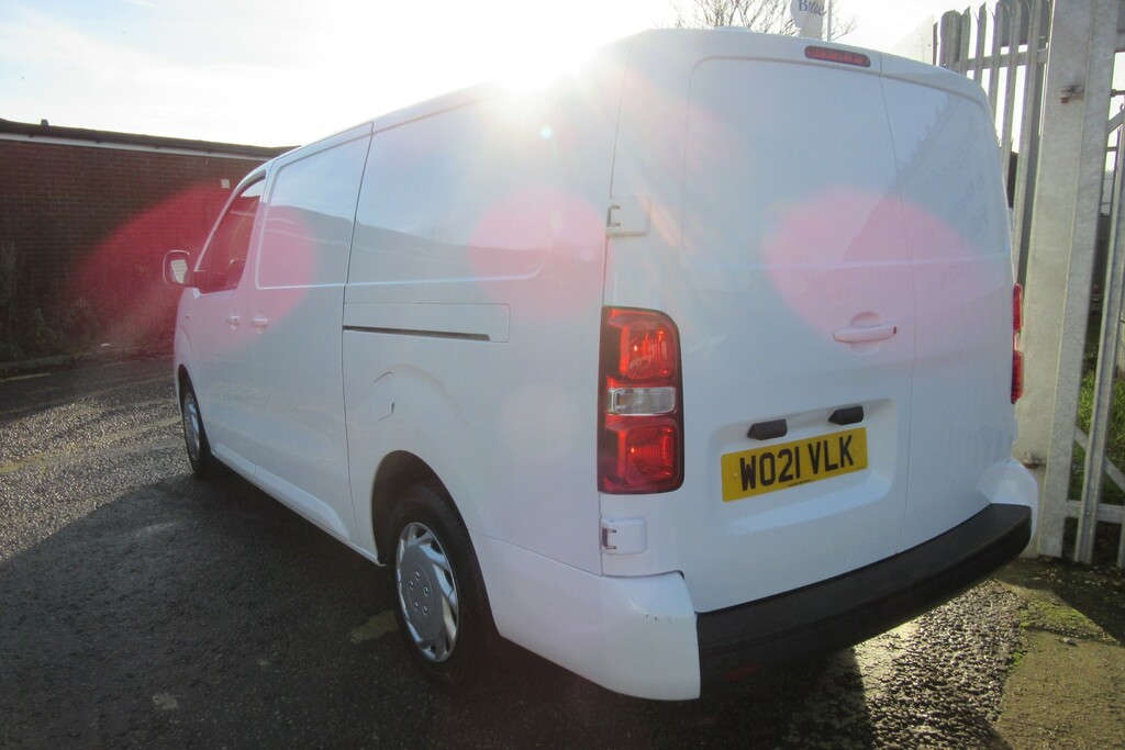 Vauxhall Vivaro L2h1 3100 Sportive Ss WO21VLK White #3