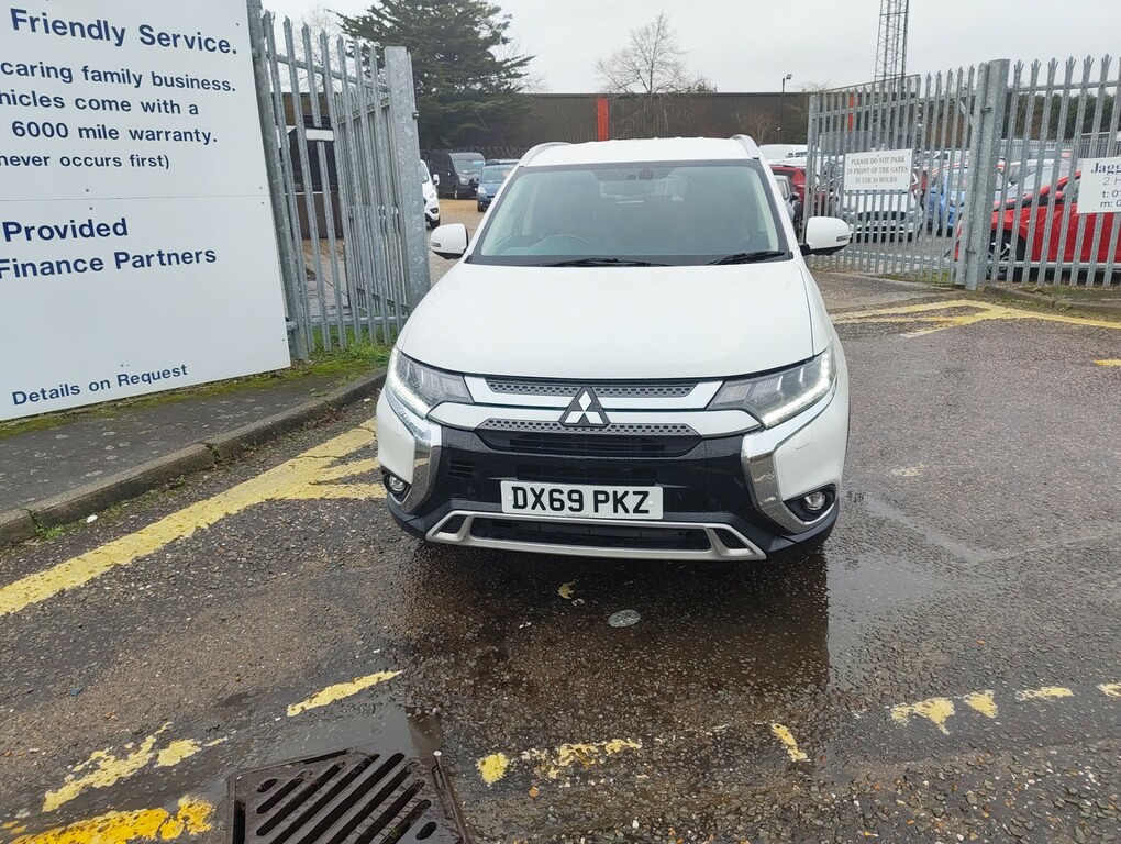 Mitsubishi Outlander Exceed 4X4 DX69PKZ White #2
