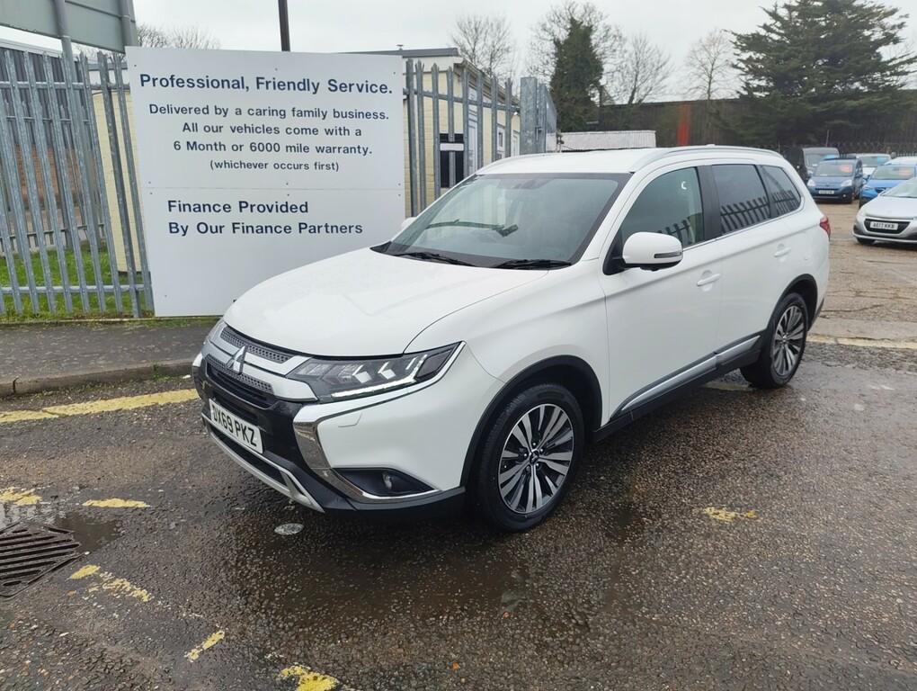 Mitsubishi Outlander Exceed 4X4 White