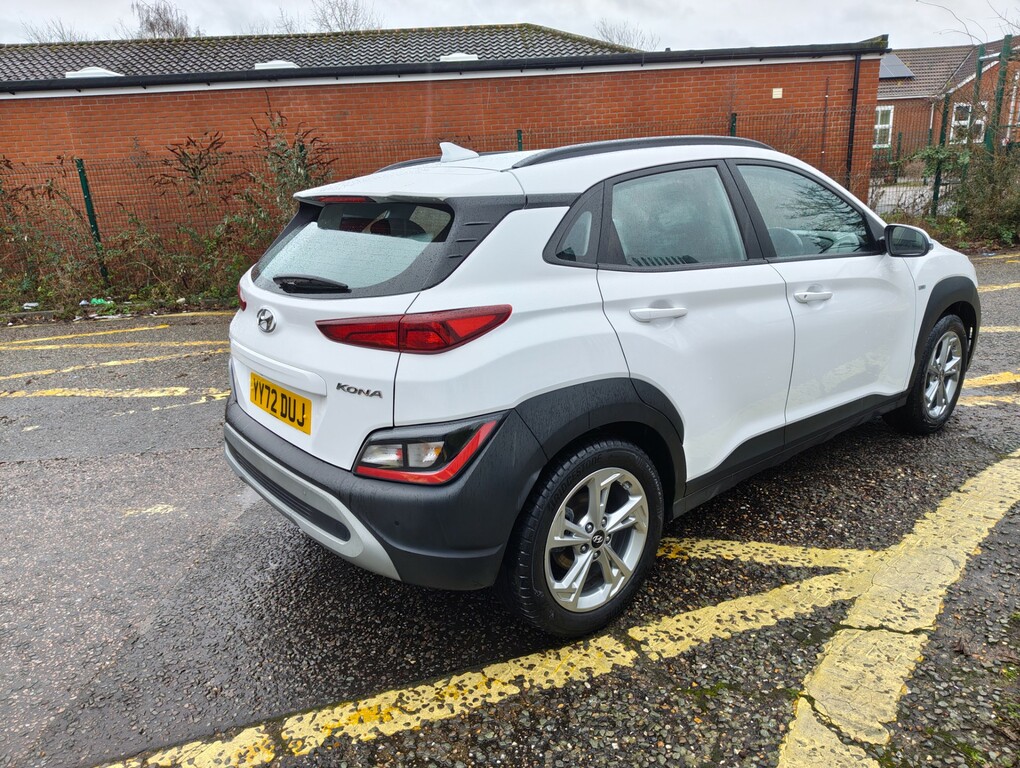 Hyundai Kona T-gdi Se Connect YY72DUJ White #4
