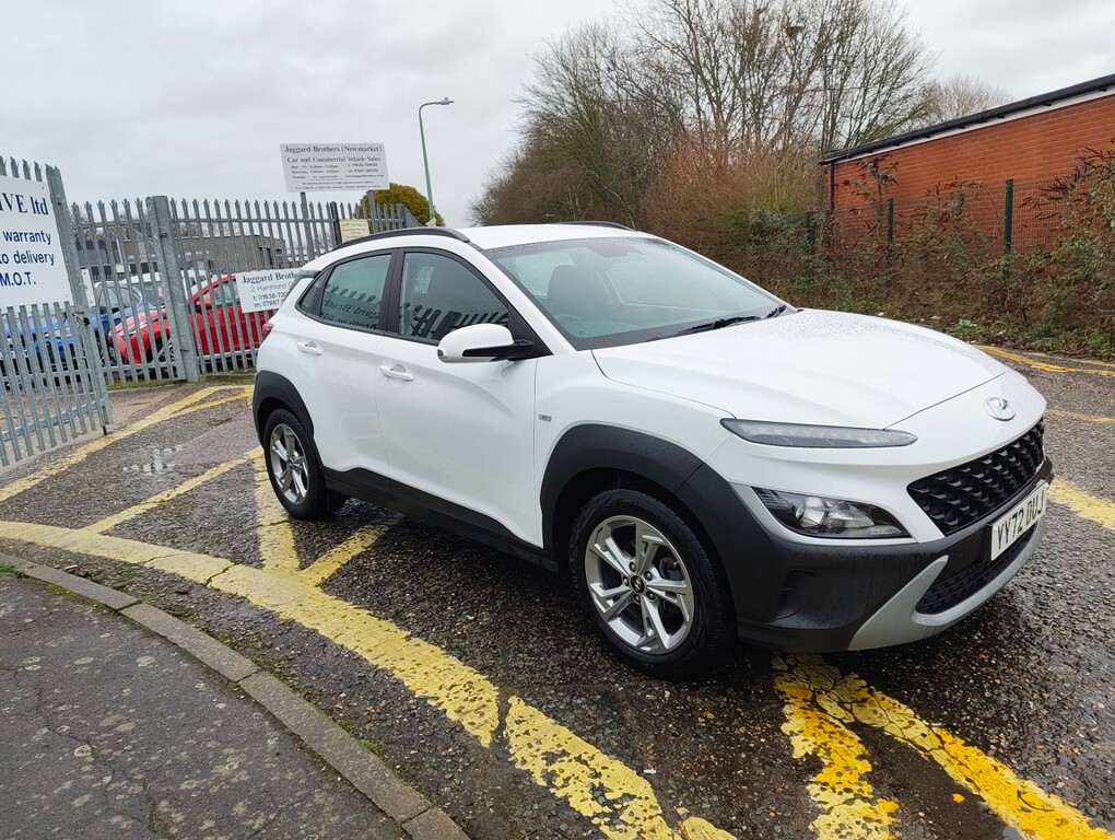 Hyundai Kona T-gdi Se Connect YY72DUJ White #3