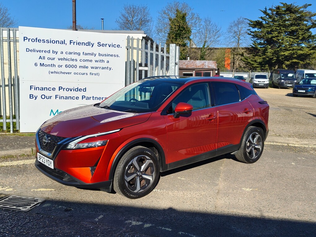 Nissan Qashqai Dig-t N-connecta Red