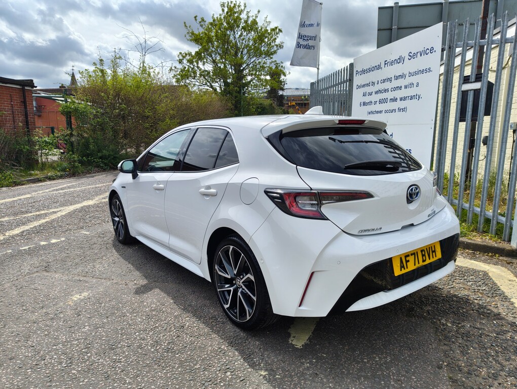 Toyota Corolla Excel #3