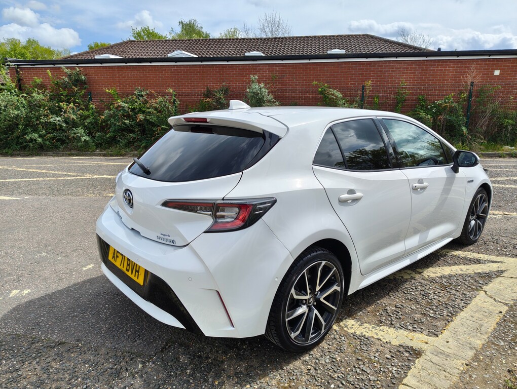 Toyota Corolla Excel #4