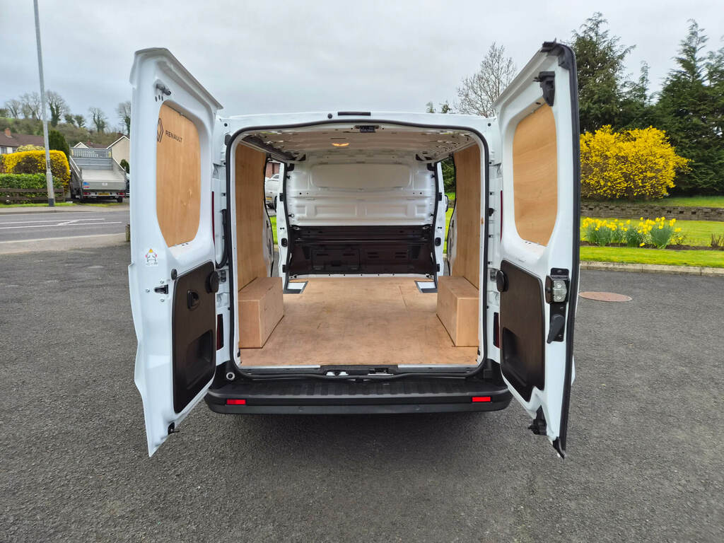 Renault Trafic Ll30 Blue Dci 150 Advance Safety Van Edc MH74YDJ White #6