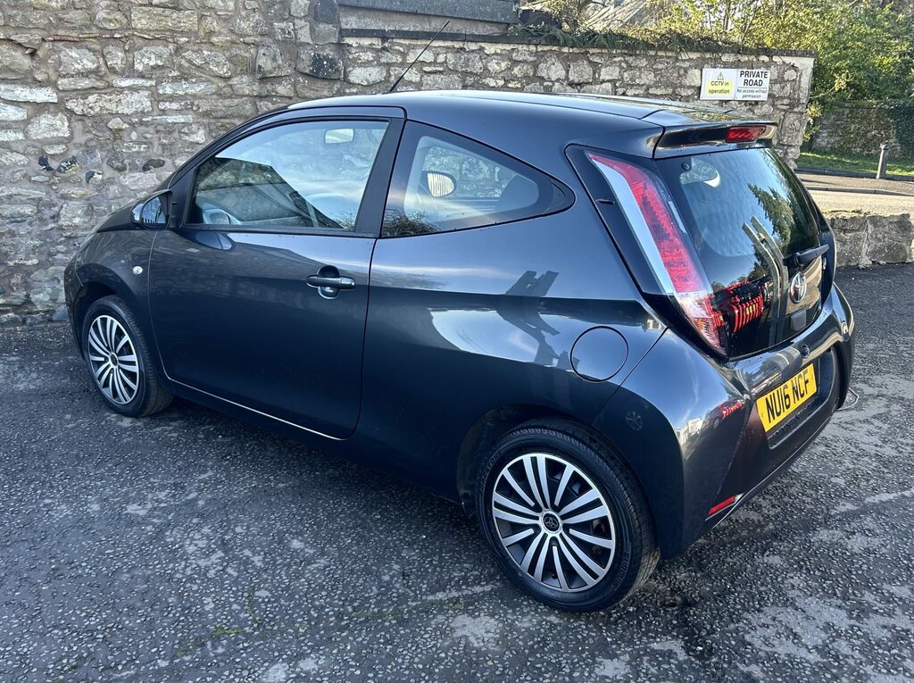 Toyota Aygo 1.0 Vvt-i X-play NU16NCF Grey #4