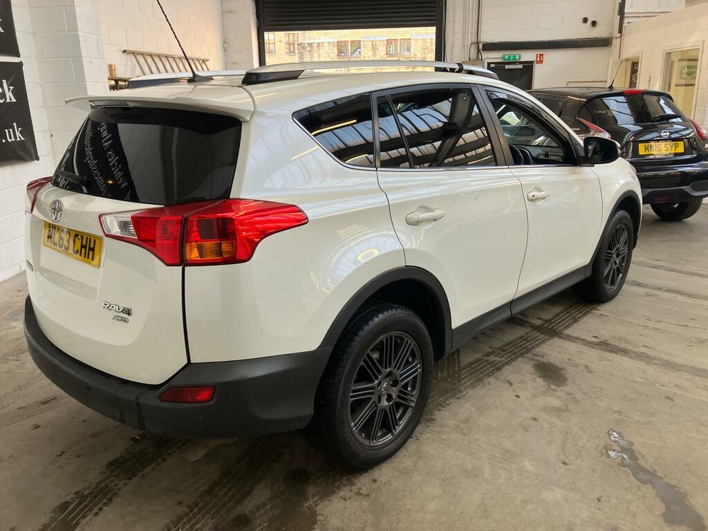 Toyota Rav 4 2.2 D-cat Invincible 4Wd Euro 5 NL63CHH White #2