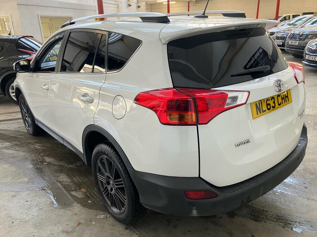 Toyota Rav 4 2.2 D-cat Invincible 4Wd Euro 5 NL63CHH White #4