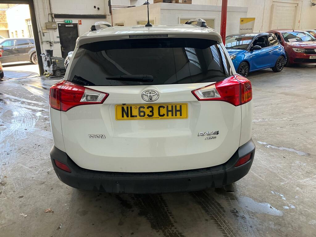 Toyota Rav 4 2.2 D-cat Invincible 4Wd Euro 5 NL63CHH White #3