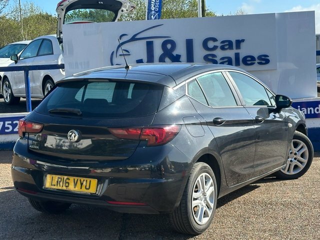 Vauxhall Astra 1.4I Design Hatchback Euro 6 10 LR16VYU Black #4