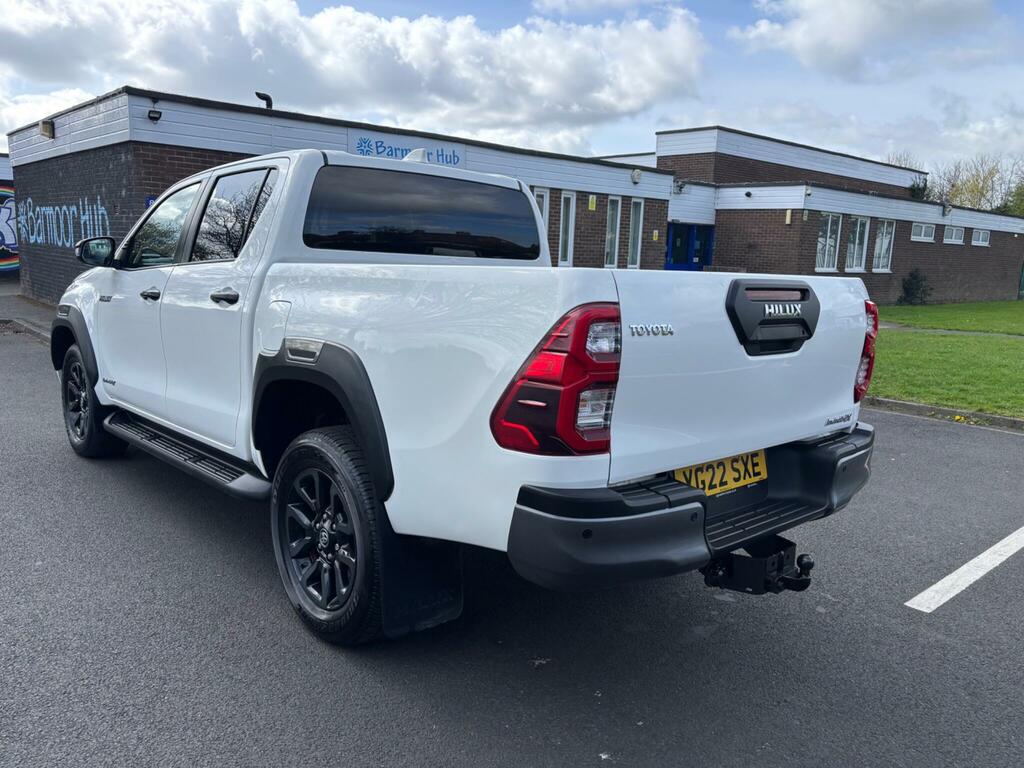 Toyota HILUX 2.8 D-4d Invincible X 4Wd Euro 6 Ss YG22SXE White #5