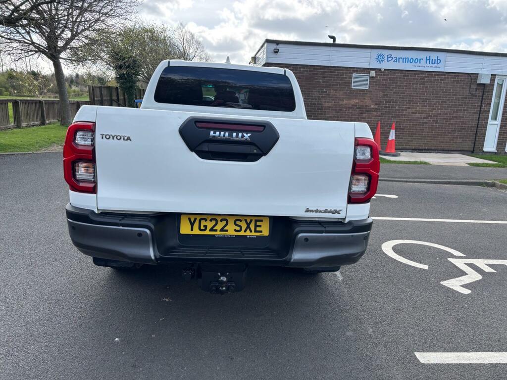 Toyota HILUX 2.8 D-4d Invincible X 4Wd Euro 6 Ss YG22SXE White #6