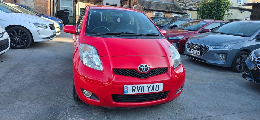 Toyota Yaris T Spirit D-4d Red #4