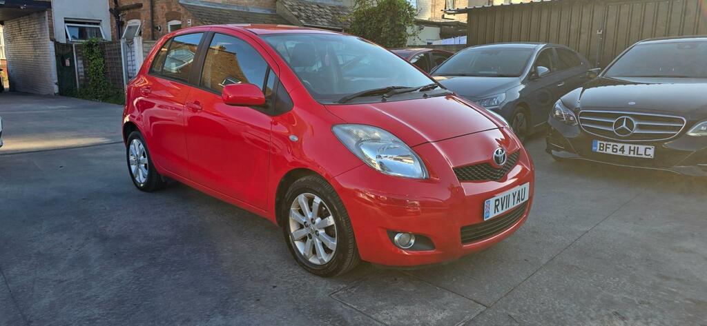 Toyota Yaris T Spirit D-4d Red #5