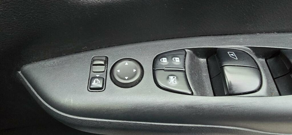 Nissan Serena Silver #17