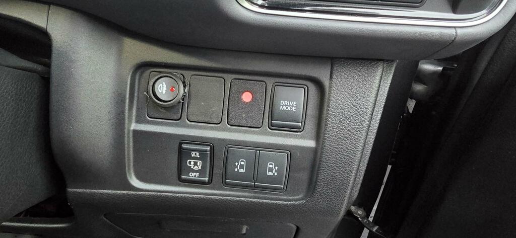 Nissan Serena Silver #15