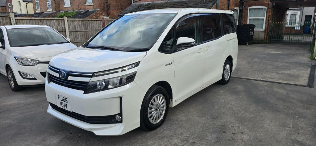 Toyota Noah Voxy Hybrid Zwr80 Hybrid White #5