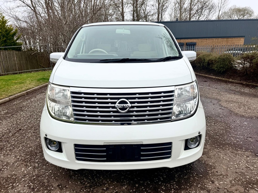 Nissan Elgrand Highway Star Fresh Import 4Wd 8 Seats Mpv 4 G White #2