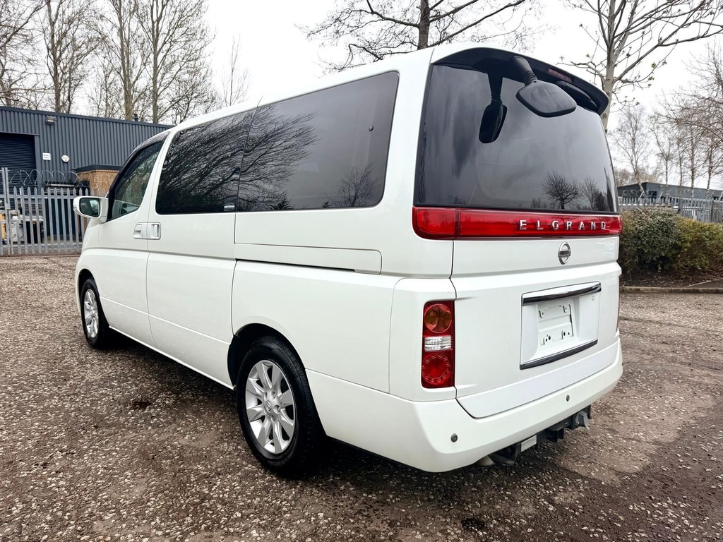 Nissan Elgrand Highway Star Fresh Import 4Wd 8 Seats Mpv 4 G White #6