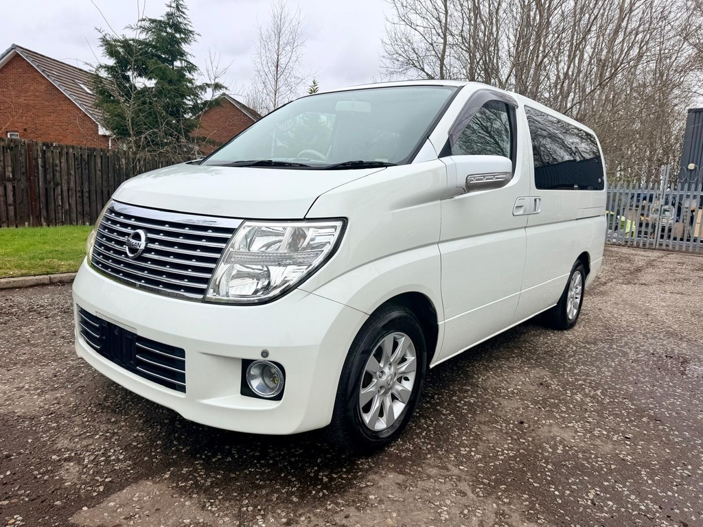 Nissan Elgrand Highway Star Fresh Import 4Wd 8 Seats Mpv 4 G White #3