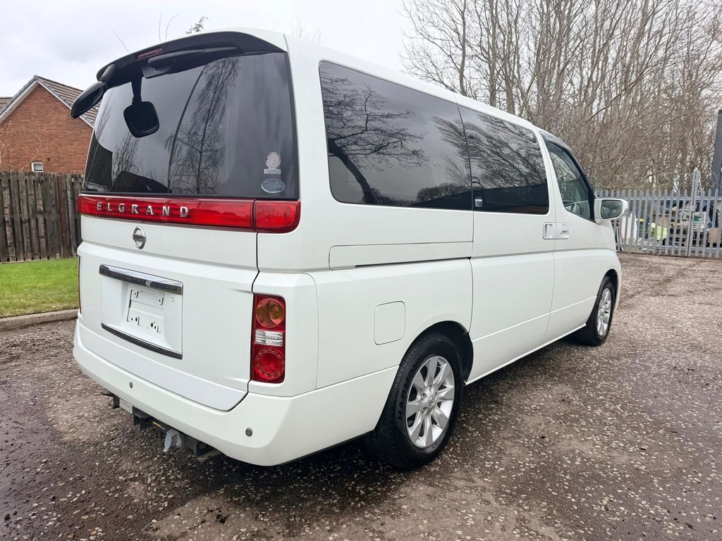 Nissan Elgrand Highway Star Fresh Import 4Wd 8 Seats Mpv 4 G White #4