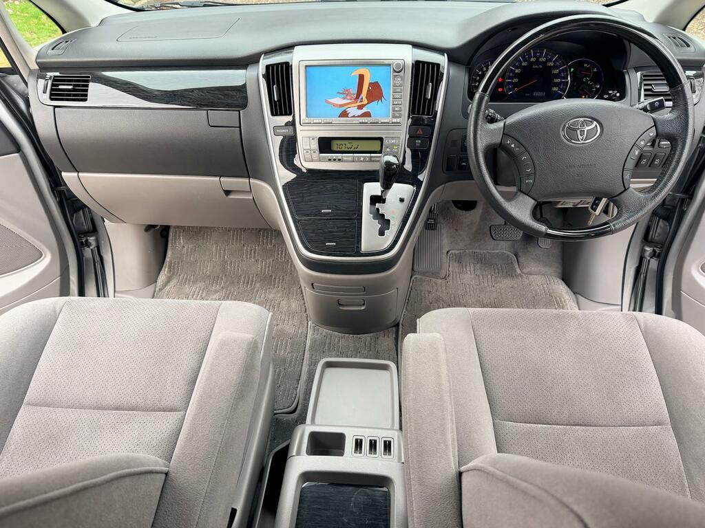Toyota Alphard White #8