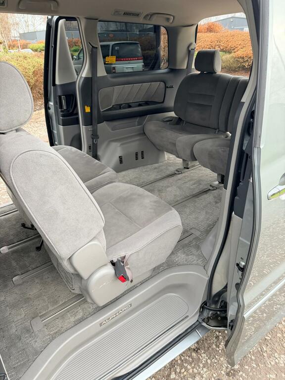 Toyota Alphard White #15